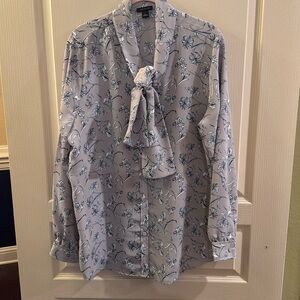 Ann Taylor Blouse, Tie V-Neck Popover, Large, Gray, White, and Navy Blue
